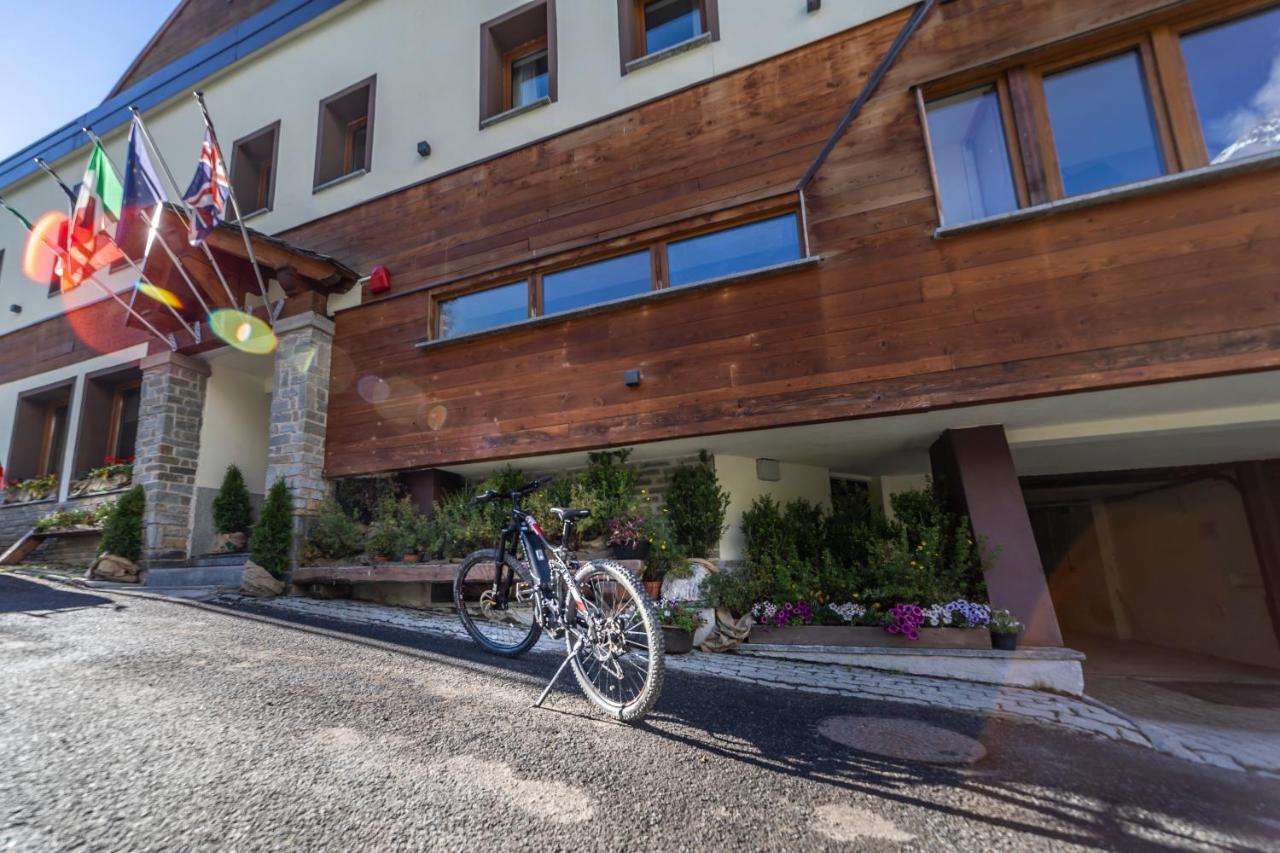 Hotel Petit Palais Breuil-Cervinia Eksteriør billede